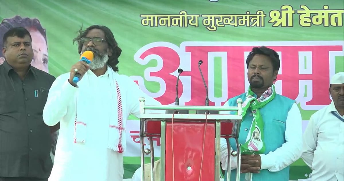 चुनाव प्रचार करते झारखंड के मुख्यमंत्री हेमंत सोरेन 