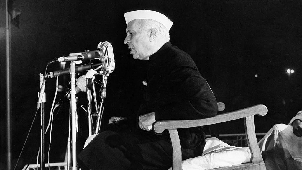 जयंती विशेष: अल्पसंख्यकों पर जुल्म करने वाले जनतंत्र के खिलाफ थे जवाहर लाल नेहरू