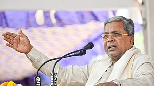 'निर्वाचन आयोग सहित लोकतांत्रिक संस्थाओं को कमजोर करने की कोशिश कर रही है BJP', सिद्धरमैया ने केंद्र पर साधा निशाना