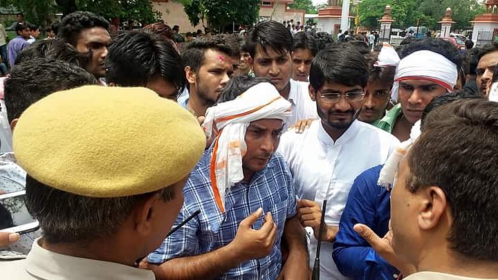 राजस्थान: टोंक में नरेश मीणा की गिरफ्तारी के बाद समर्थकों का बवाल, फिर की आगजनी, हाईवे जाम, बुलाई गई पुलिस फोर्स