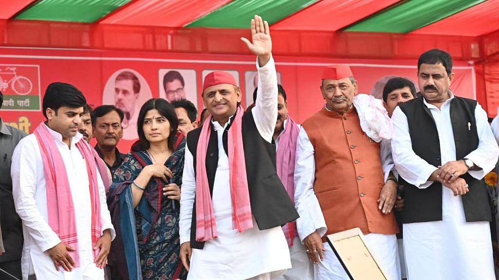 अखिलेश यादव ने मैनपुरी के करहल में एक चुनावी जनसभा को संबोधित किया