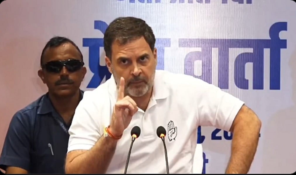 मोदी सरकार ने सैन्य कार्रवाई की शुरुआत में ही पाकिस्तान को सूचित किया, यह अपराध है: राहुल गांधी