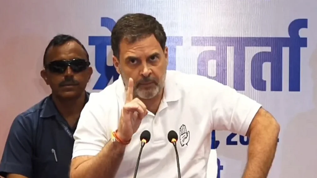 मोदी सरकार ने सैन्य कार्रवाई की शुरुआत में ही पाकिस्तान को सूचित किया, यह अपराध है: राहुल गांधी