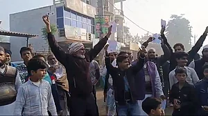 By-Election 2024 Voting Live: उपचुनाव के लिए मतदान संपन्न, यूपी पुलिस पर वोटर्स को रोकने का आरोप, 5 अधिकारी सस्पेंड