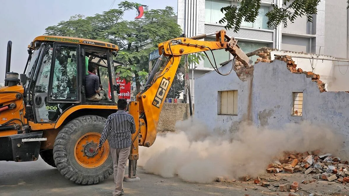 सौ से अधिक लेखकों ने 'जेसीबी साहित्य पुरस्कार' को 'पाखंड' बताया, खुला पत्र लिखकर की निंदा