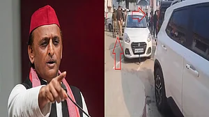 जिन्हें नहीं डालने दिया वोट, पीड़ा सुनाने वो आ रहे थे लखनऊ, पुलिस ने हिरासत में लिया, ताकि चुनावी घपला न खुल जाए: अखिलेश