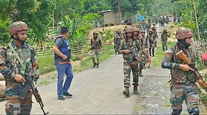 मणिपुर: सुरक्षाबलों को मिली सफलता, दो प्रतिबंधित संगठनों के 10 सदस्य गिरफ्तार