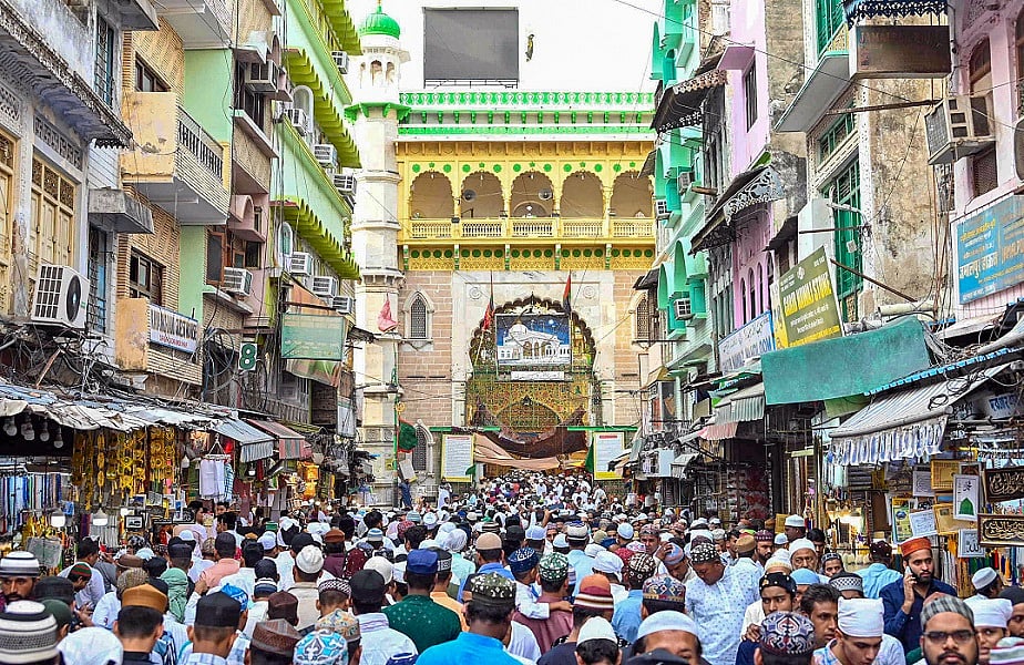 अजमेर दरगाह में शिव मंदिर होने के दावे वाली याचिका को कोर्ट ने किया मंजूर, 20 दिसंबर को अगली सुनवाई