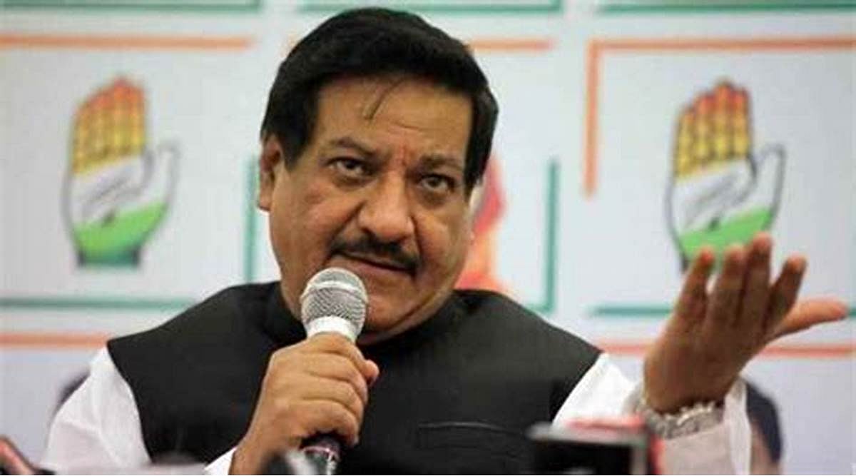 महाराष्ट्रः पृथ्वीराज चव्हाण ने वीवीपैट पर्चियों की शत-प्रतिशत गिनती की मांग की, चुनाव आयोग से करेंगे मुलाकात