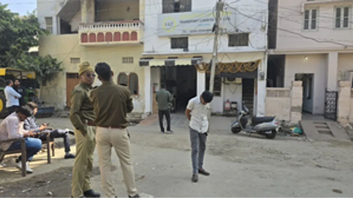 उदयपुर में ट्रांसपोर्ट व्यवसाई पर आयकर विभाग का छापा।