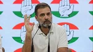 राहुल गांधी ने GDP वृद्धि में गिरावट पर जताई चिंता, कहा- जब तक मुट्ठीभर अरबपतियों को लाभ मिलता रहेगा, तब तक...
