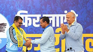 सोशल मीडिया पर चर्चित शिक्षक अवध ओझा 'आप' में हुए शामिल, बोले- शिक्षा का विकास मेरा सर्वोत्तम उद्देश्य