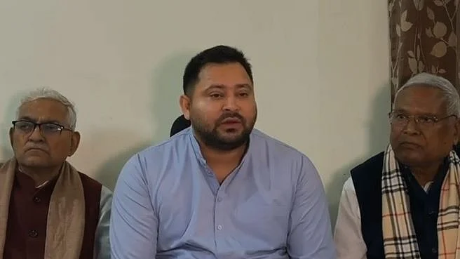 आरजेडी नेता तेजस्वी यादव