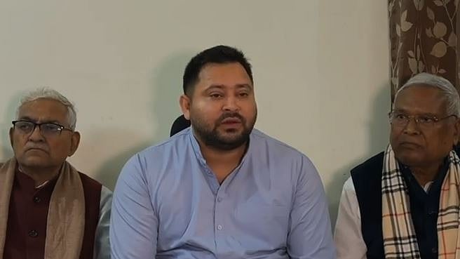 आरजेडी नेता तेजस्वी यादव