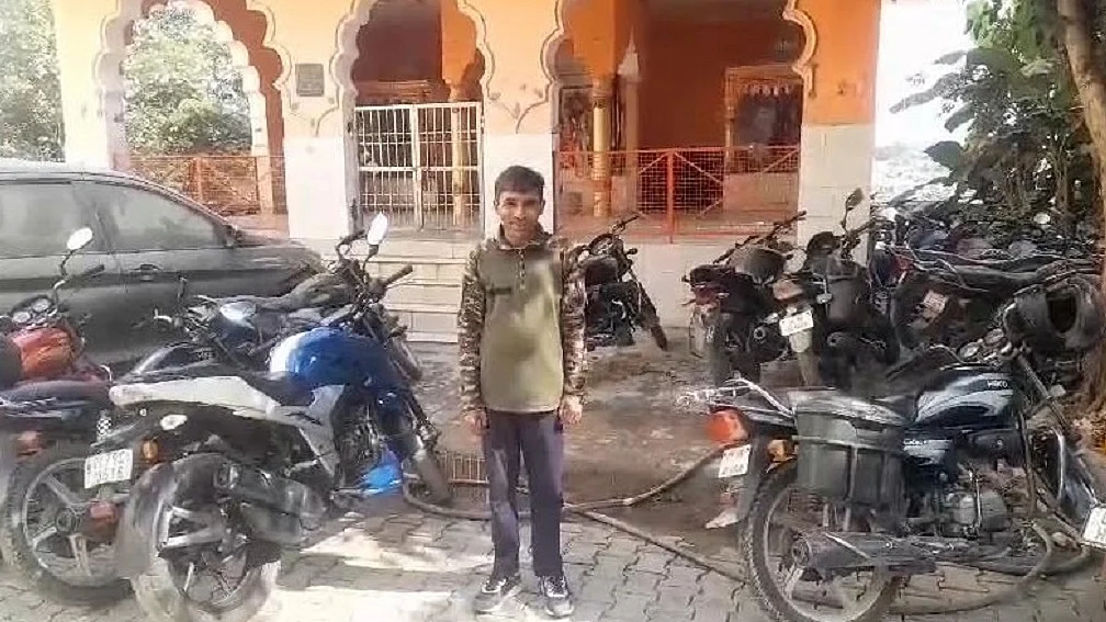 गाजियाबाद में 30 साल बाद घर लौटा राजू निकला फ्रॉड, कई परिवारों का बेटा बन कर कर चुका है चोरी