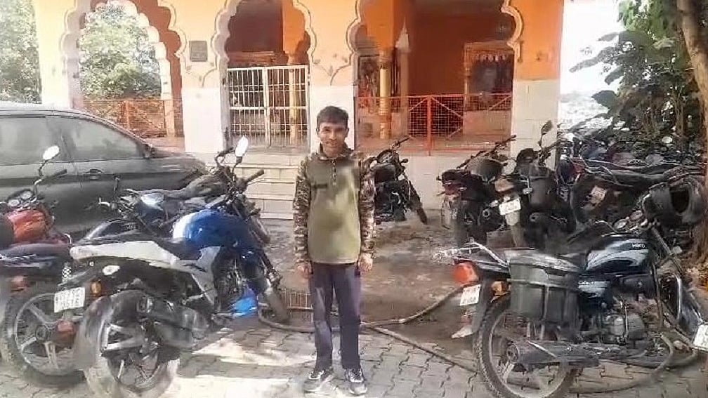 गाजियाबाद में 30 साल बाद घर लौटा राजू निकला फ्रॉड, कई परिवारों का बेटा बन कर कर चुका है चोरी