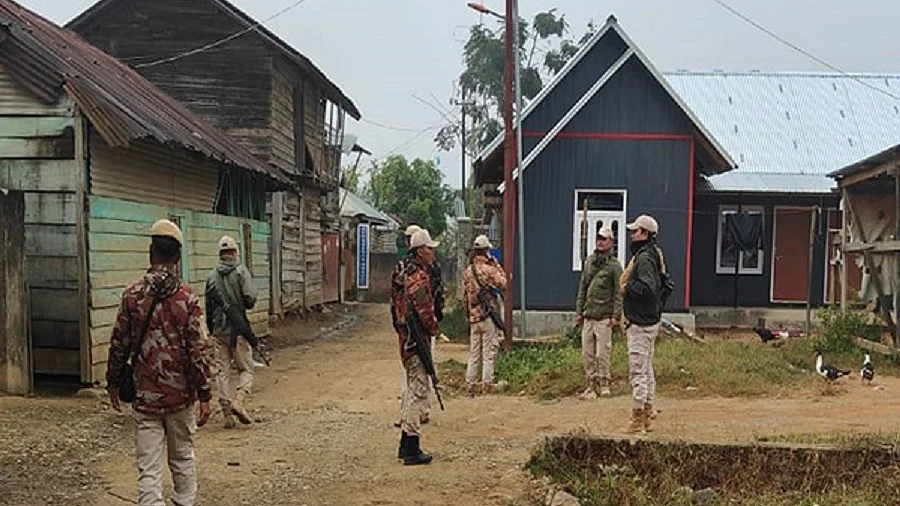 मणिपुर सरकार ने इंफाल समेत 9 जिलों में मोबाइल इंटरनेट सेवा बहाल की, 16 नवंबर से जारी था प्रतिबंध