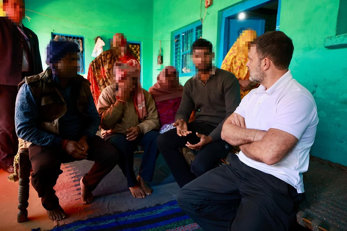 हाथरस कांड के आरोपी खुलेआम घूम रहे, पीड़ित परिवार के साथ अपराधियों जैसा व्यवहार कर रही सरकारः राहुल गांधी
