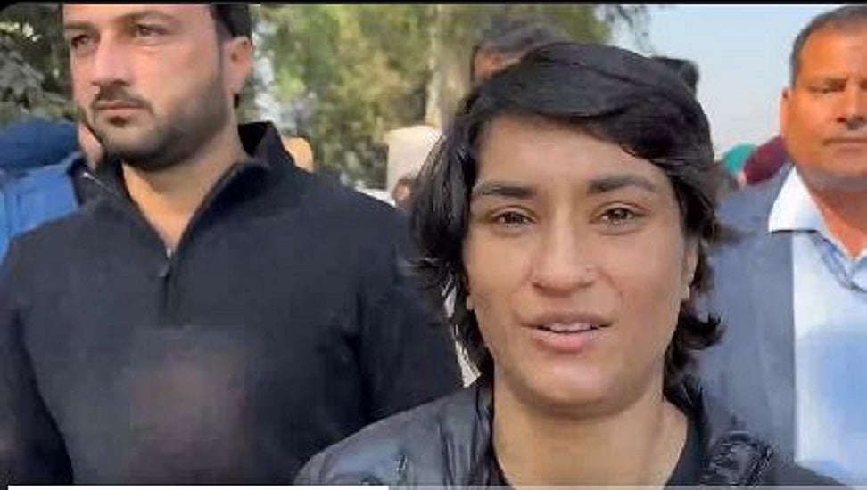 गोंडा पहुंची विनेश, कहा भागीदारी के काबिल 