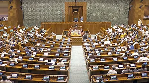 लोकसभा में 'एक देश, एक चुनाव' विधेयक पेश, विपक्ष ने बिल का किया विरोध, बताया असंवैधानिक