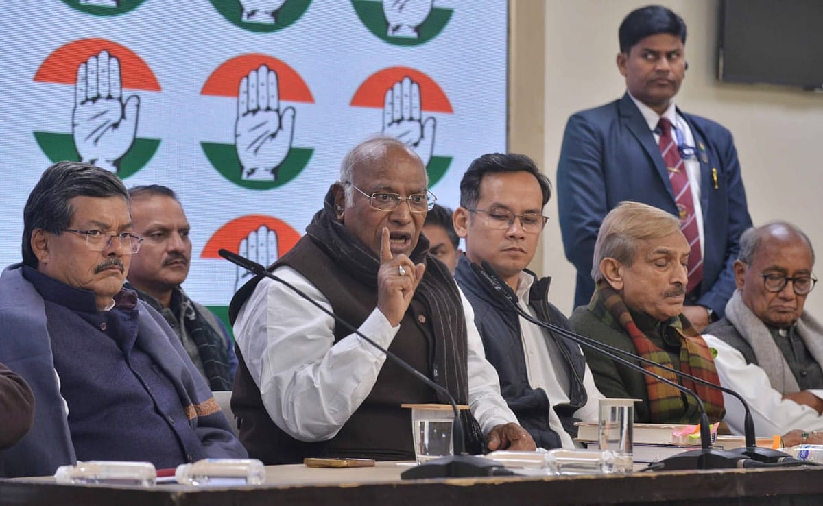 'नेशनल हेरल्ड' मामले का फैसला PM मोदी और अमित शाह के मुंह पर तमाचा, दोनों को देना चाहिए इस्तीफा: खड़गे