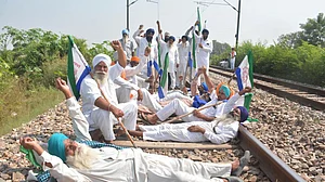 आज किसानों का रेल रोको आंदोलन, अपनी मांगों को लेकर पंजाब में करेंगे पटरी जाम, यात्रियों की होगी दिक्कत