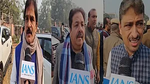 'राहुल गांधी पर FIR डॉ आंबेडकर से ध्यान भटकाने की कोशिश’, इंडिया गठबंधन के सांसदों ने बीजेपी पर साधा निशाना