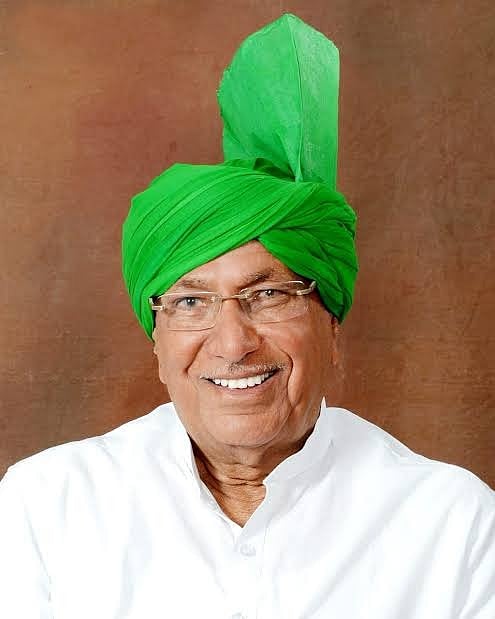 ओम प्रकाश चौटाला का शव अंतिम दर्शन के लिए रखा गया, आज राजकीय सम्मान के साथ किया जाएगा अंतिम संस्कार