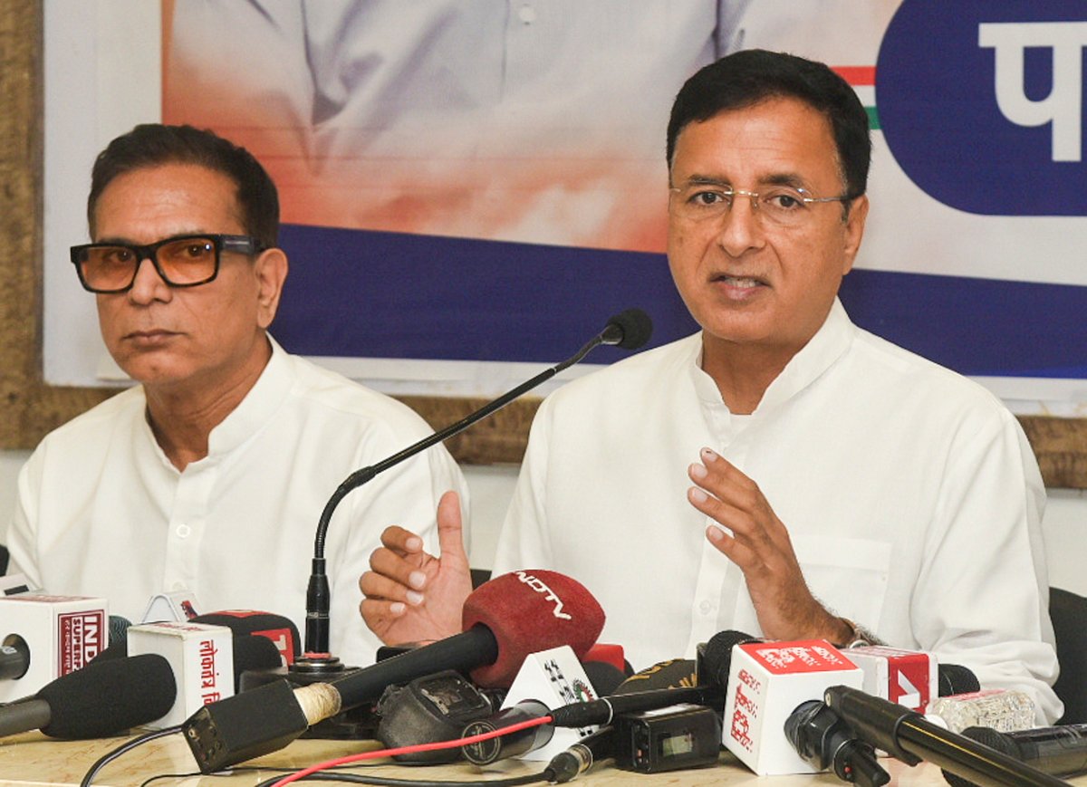 कर्नाटक: MLC रवि के खिलाफ सख्त कार्रवाई की मांग, सुरजेवाला बोले- BJP का चरित्र ही महिला, युवा, किसान और दलित विरोधी