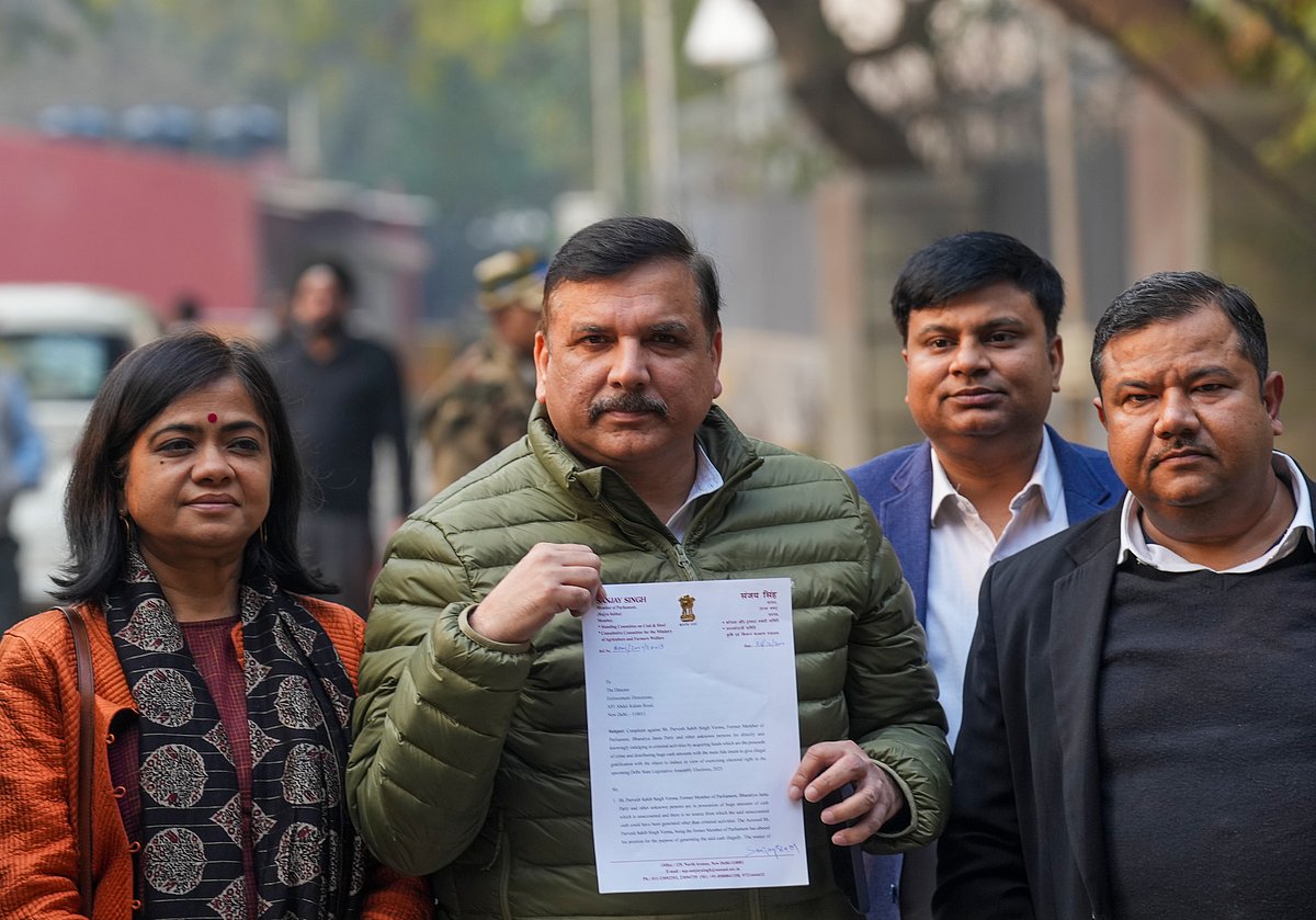 दिल्ली: ‘आप’ ने BJP नेताओं के खिलाफ ED से की शिकायत, चुनाव से पहले पैसे बांटने का आरोप