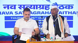 'नव सत्याग्रह' बैठक में खड़गे का ऐलान- नेहरू-गांधी के विचारों और बाबासाहेब के सम्मान के लिए आखिरी दम तक लड़ेंगे