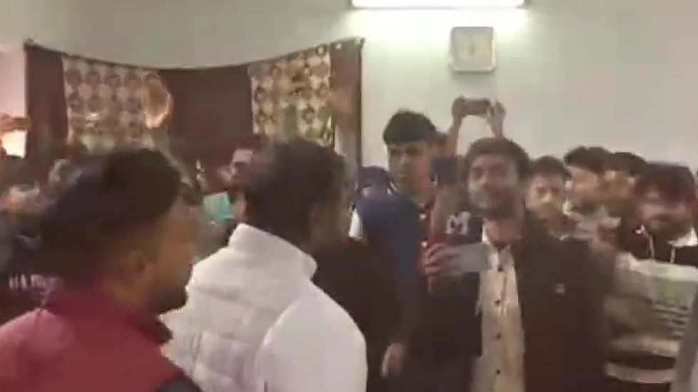 अंबाला के बरनाला में ईसाई समाज के लोगों से भिड़े बजरंग दल के कार्यकर्ता, धर्मांतरण का आरोप लगा किया हंगामा 