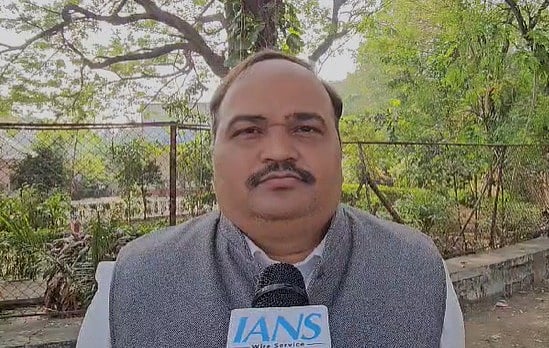 BJP समाज में फैला रही है नफरत, देश को आर्थिक सुधार की जरूरत: आनंद दुबे