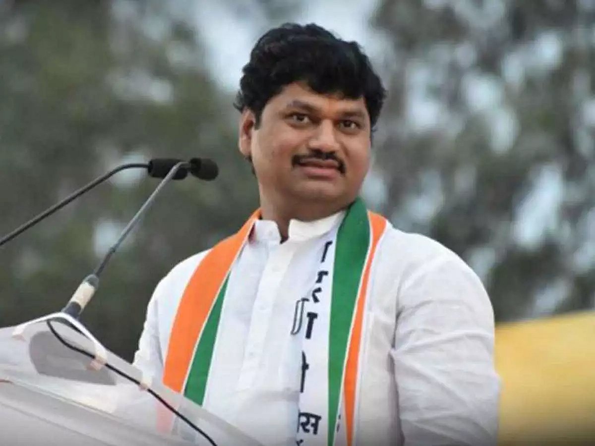 बीड सरपंच हत्या: धनंजय मुंडे को कैबिनेट से हटाने की मांग, राज्यपाल से मिले विपक्षी नेता