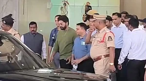 संध्या थिएटर भगदड़: अल्लू अर्जुन ने अस्पताल में की घायल बच्चे से मुलाकात, एक महिला की हुई थी मौत
