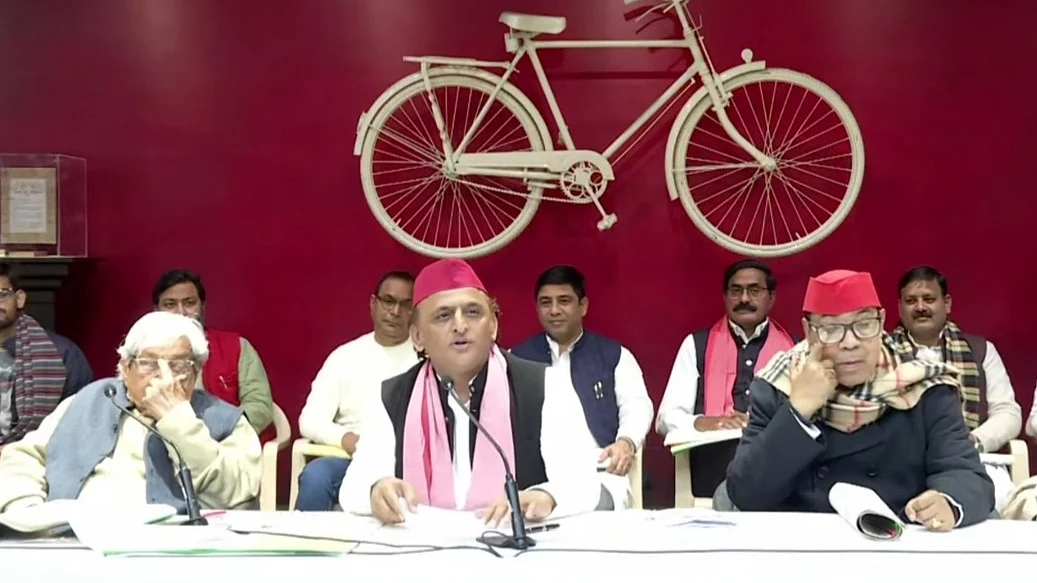 मिल्कीपुर में गन प्वाइंट पर चुनाव जीतने की कोशिश हो तो कार्यकर्ता लें फैसलाः अखिलेश यादव