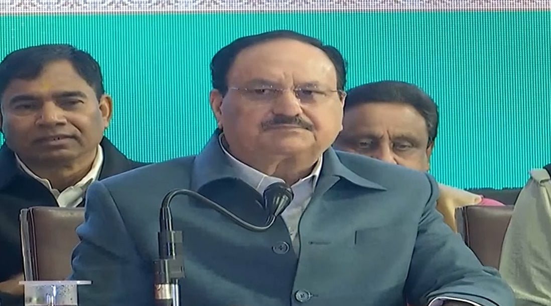दिल्ली चुनाव: BJP ने महिलाओं को हर महीने 2500 रुपये, सिलेंडर पर 500 की सब्सिडी समेत किए कई बड़े वादे किए