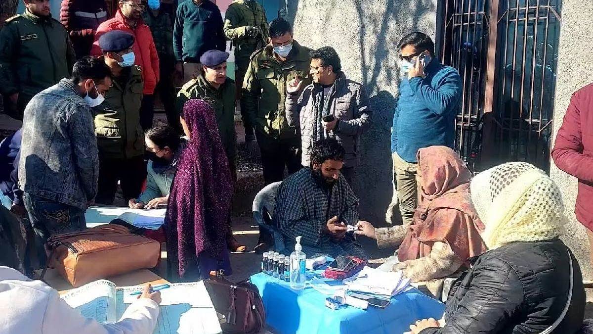 जम्मू-कश्मीर: रहस्यमयी मौतों से प्रभावित राजौरी के सुदूर गांव में बावड़ी के पास आवाजाही बंद, अब तक 17 लोगों की मौत