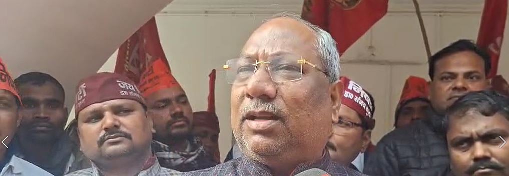 संजय निषाद महंत राजू दास की टिप्पणी पर भड़के, कहा- मुलायम सिंह यादव पिछड़ों की आवाज, इस तरह की बयानबाजी ठीक नहीं