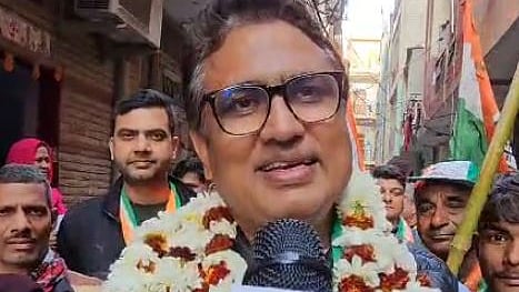 अनिल चौधरी ने सीएम योगी पर निशाना साधा है