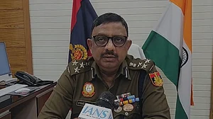 गणतंत्र दिवस से पहले दिल्ली पुलिस ने जारी की ट्रैफिक एडवाइजरी, 25 जनवरी रात 9 बजे से सारे बॉर्डर कर दिए जाएंगे सील