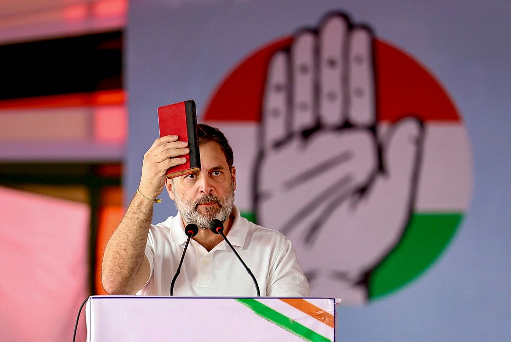 महू रैली में राहुल गांधी ने BJP-RSS को घेरा, आंबेडकर और संविधान का अपमान करने का लगाया आरोप