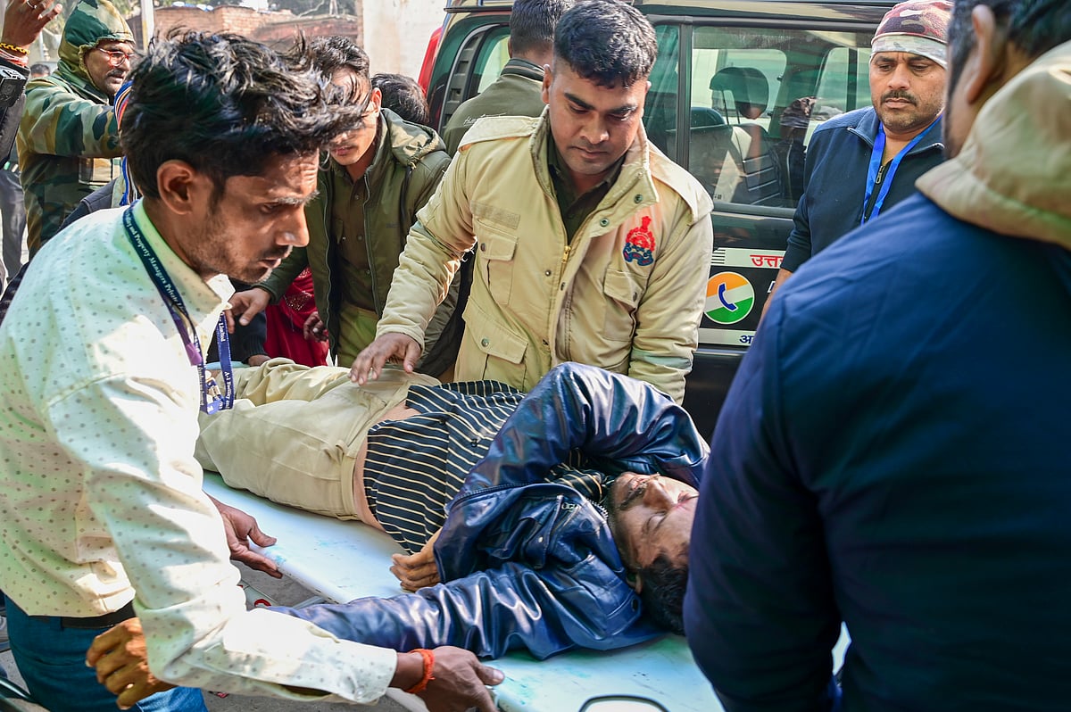 महाकुंभ की भगदड़ में 30 लोगों की मौत, 60 घायल, आखिरकार प्रशासन ने 18 घंटे बाद की अधिकारिक पुष्टि