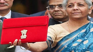 10 साल से पिछड़ती जा रही है भारतीय अर्थव्यवस्था, मंहगाई और बेरोजगारी का बोझ बढ़ रहा हैः कांग्रेस
