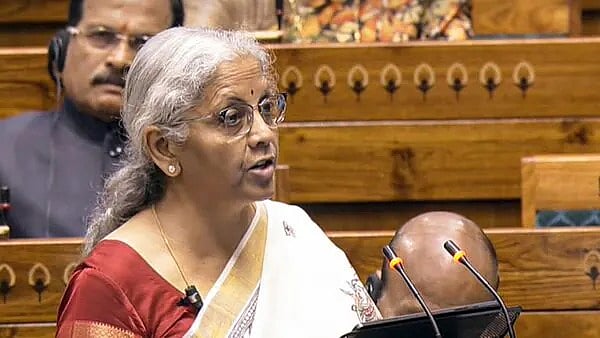 Budget 2025: 12 लाख रुपये तक की सालाना आय पर कोई टैक्स नहीं, वित्त मंत्री ने किया ऐलान