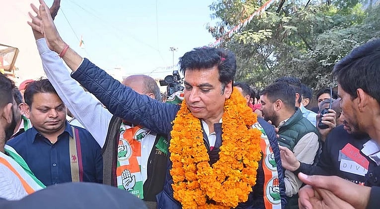 दिल्ली चुनाव: देवेंद्र यादव को बादली सीट से जीत की उम्मीद, आप की छवि पर सवाल, बीजेपी का फोकस ध्रुवीकरण पर