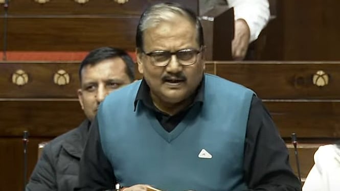 RJD सांसद ने कहा, 'देश में बाबाओं की फैक्ट्री है, यह बंद हो'