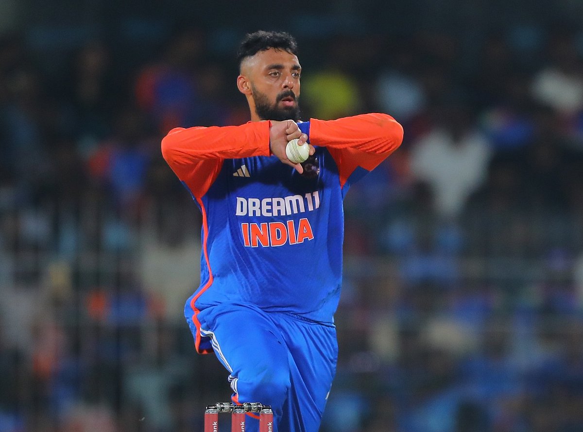 T20 वर्ल्ड कप: वरुण चक्रवर्ती के पास नंबर वन बनने का मौका, रेस में इंग्लैंड का ये खिलाड़ी भी 
