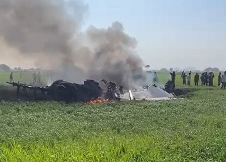 मध्य प्रदेश के शिवपुरी में एयरफोर्स का फाइटर प्लेन दुर्घटनाग्रस्त, दोनों पायलट सुरक्षित, जांच के आदेश