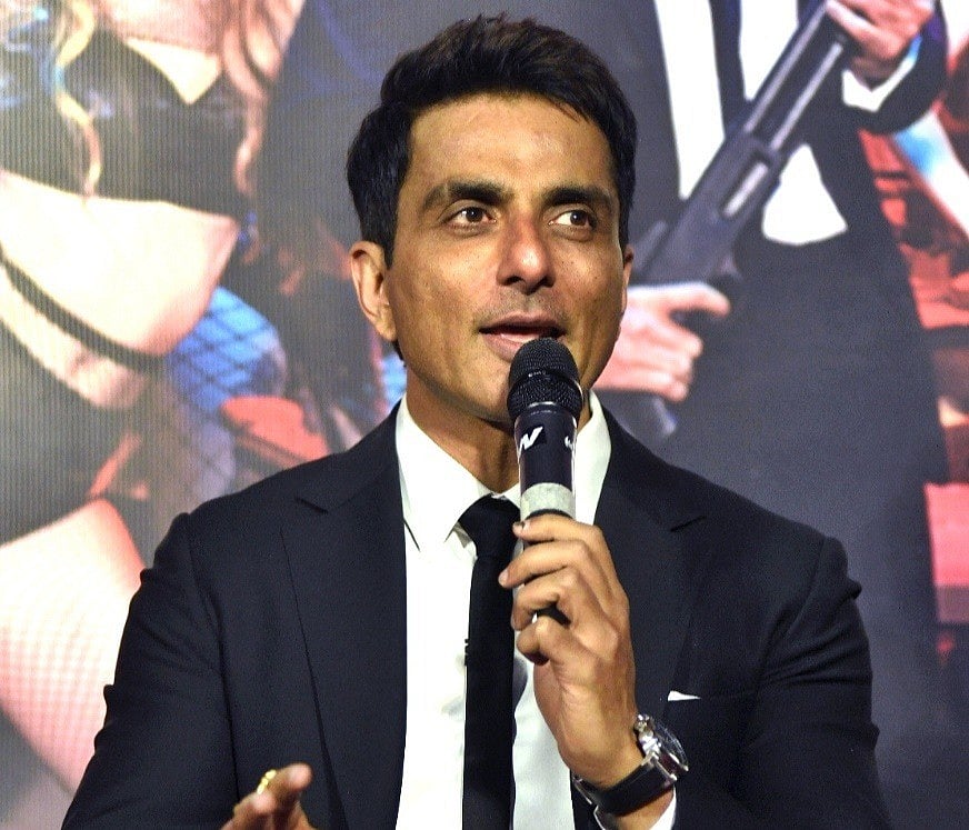 सिनेजीवन: सलमान की रेकी करने वाले को जमानत और गिरफ्तारी वारंट की खबरों पर सोनू सूद ने तोड़ी चुप्पी